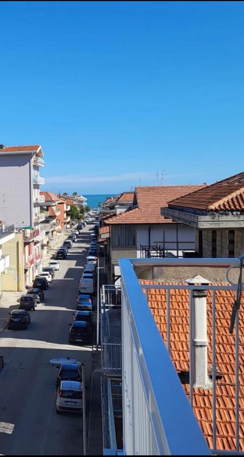 D Annunziohouse Bed & Breakfast Martinsicuro Dış mekan fotoğraf