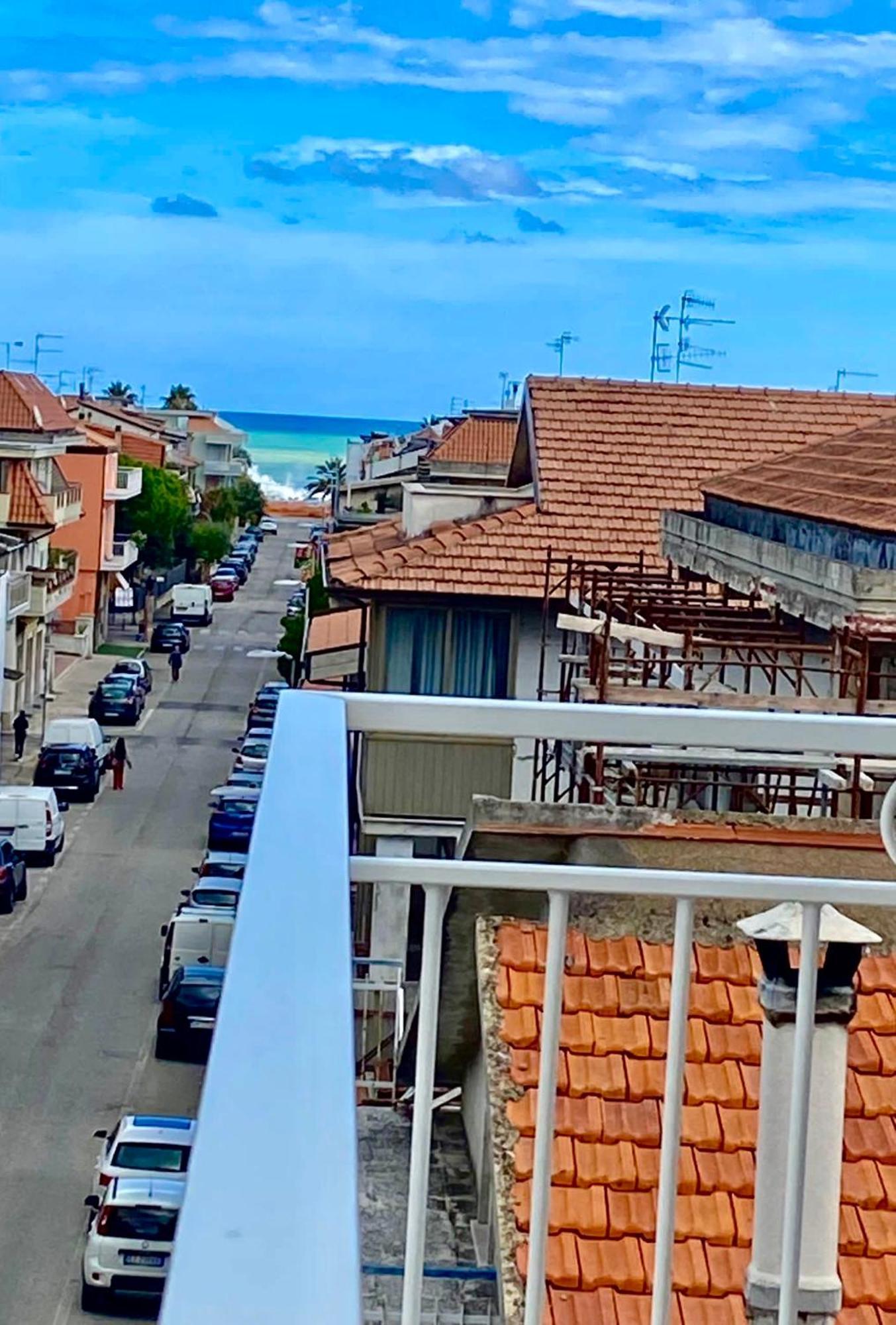 D Annunziohouse Bed & Breakfast Martinsicuro Dış mekan fotoğraf